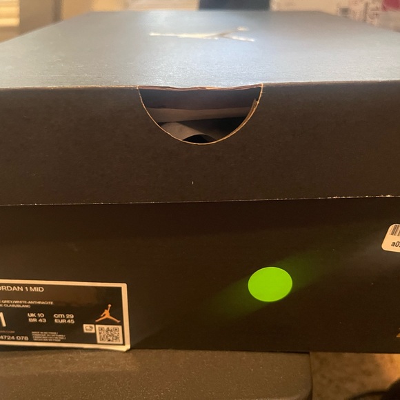 Men’s Jordan 1. My son wore them 1 time and realized high tops were not for him. - Picture 5 of 5